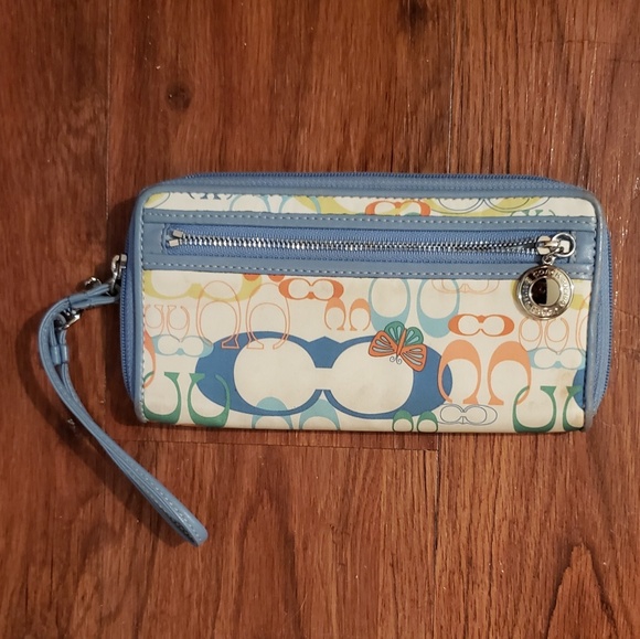 Large Coach Wristlet Wallet - Picture 6 of 6